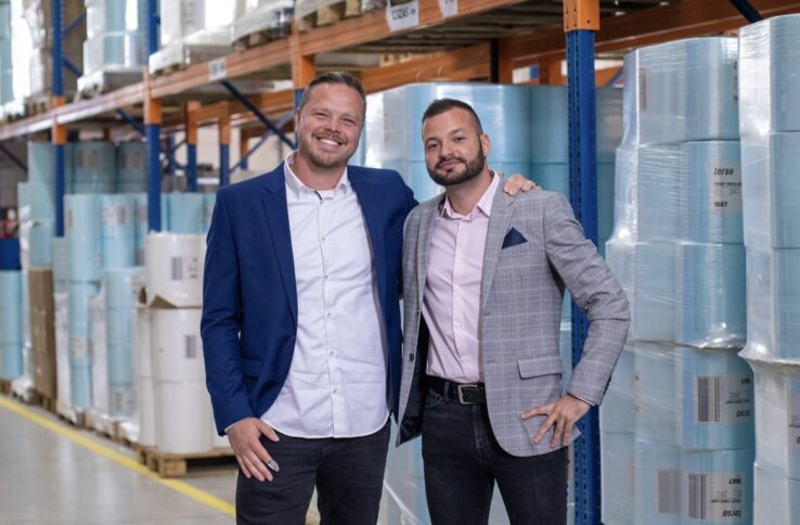 Nadace rodiny Morávkových a firma LORIKA CZ podpoří společně během roku několik charitativních projektů a rodin